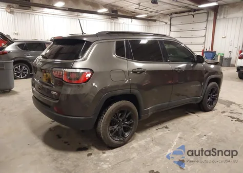 2018 Jeep Compass Latitude 4X4 from USA, damaged, VIN 3C4NJDBBXJT366352